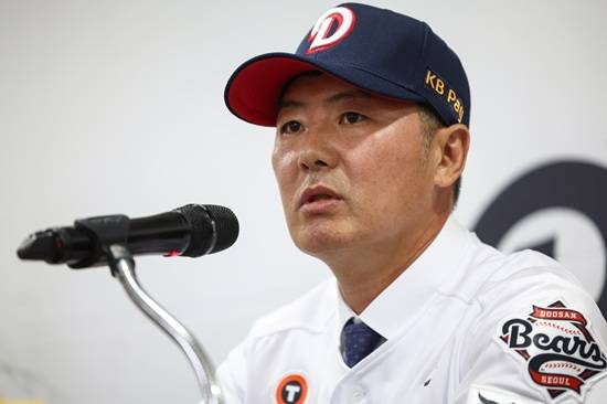 두산 김원형호, '팀 홀드 1위+세이브 2위' 레전드 투수 합류…2년 만에 친정 복귀,