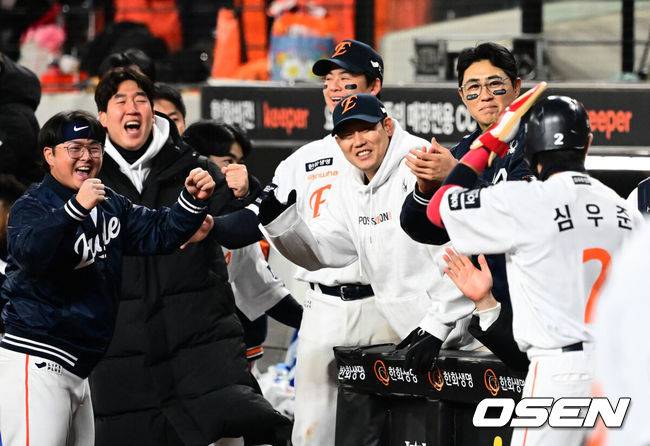 ‘우승 확률 0% 위기 막았다’ 한화, 50억 FA가 기적 역전 이끌다…22.2% 역전 우승 희망 살렸다