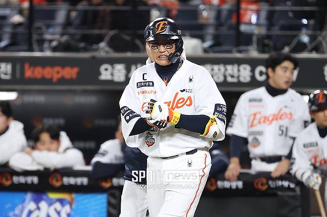 ‘채은성 아찔 손목 사구’ 대전의 야유, 무슨 일이… 한화 짜내기 선취점, LG는 병살타에 울었다