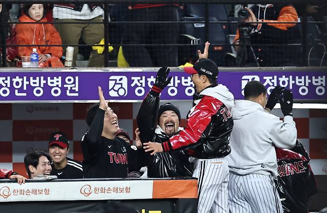 ‘대역전극’ LG 염경엽 “흔들리는 김서현 보며 승부 생각”