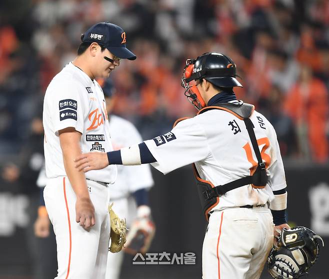 다 잡은 경기를 이렇게 내준다고? ‘김서현 홈런 악몽’ 한화, 벼랑 끝 내몰려…김경문 감독 “할 말 없다” [KS4 패장]