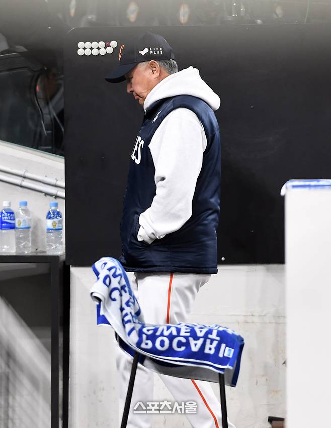 다 잡은 경기를 이렇게 내준다고? ‘김서현 홈런 악몽’ 한화, 벼랑 끝 내몰려…김경문 감독 “할 말 없다” [KS4 패장]