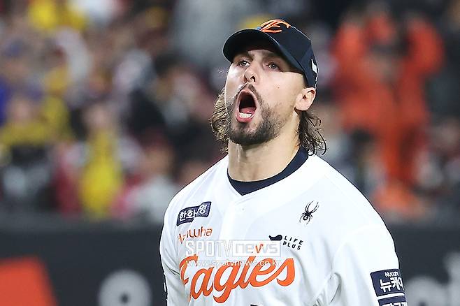 '말이 안 나오는 충격패' 7이닝 무실점 포효하던 와이스…더그아웃에서 표정 잃었다