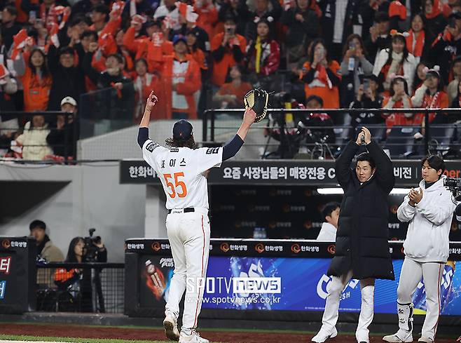 '말이 안 나오는 충격패' 7이닝 무실점 포효하던 와이스…더그아웃에서 표정 잃었다