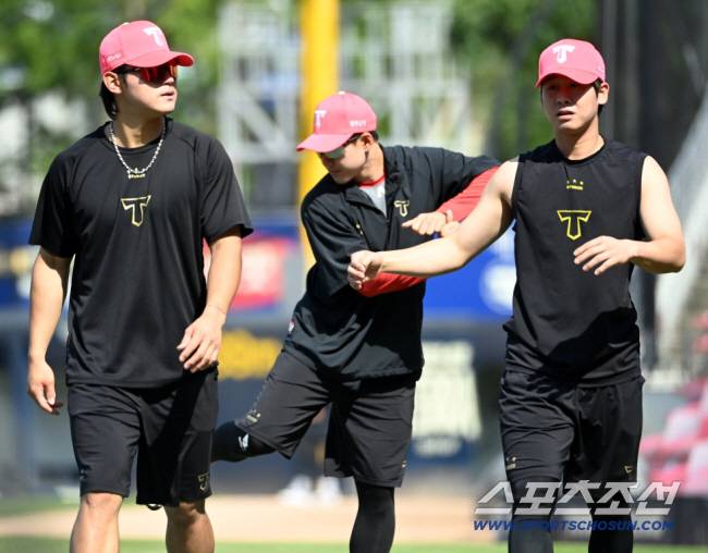 100억 너무 비싼데, KIA 드디어 '유격수 김도영' 카드 만지작…