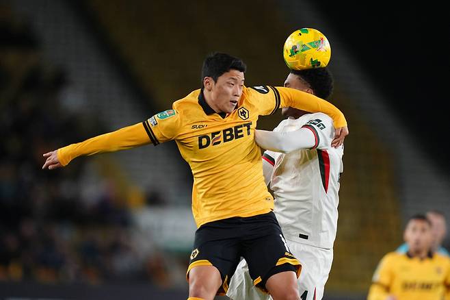 한국 축구 세상에 이런 일이...박지성 문 열고, 손흥민 다진 韓 프리미어리거 1군 계보 역대급 초비상 '황희찬 강등 유력+어린 유망주 4인방'