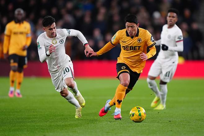 한국 축구 세상에 이런 일이...박지성 문 열고, 손흥민 다진 韓 프리미어리거 1군 계보 역대급 초비상 '황희찬 강등 유력+어린 유망주 4인방'