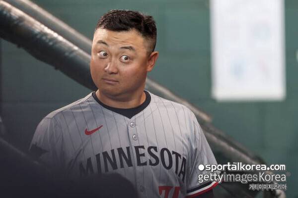 '역대 최초 한국계 MLB 감독' 가능성 이대로 사라지나…'내부 승격' 후보였는데, 구단 선택은 '440패 사령탑'