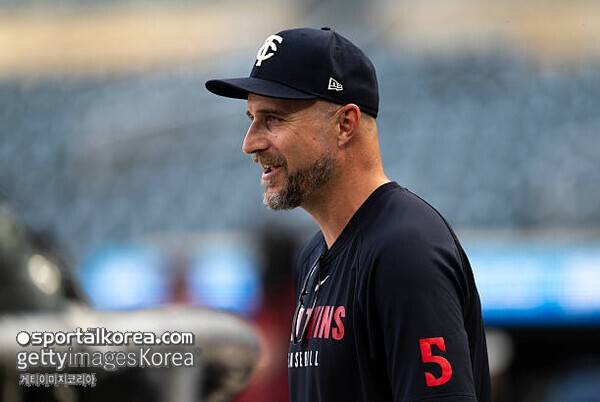 '역대 최초 한국계 MLB 감독' 가능성 이대로 사라지나…'내부 승격' 후보였는데, 구단 선택은 '440패 사령탑'