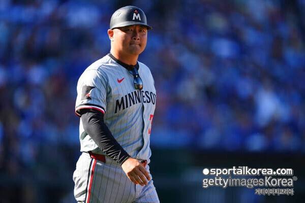 '역대 최초 한국계 MLB 감독' 가능성 이대로 사라지나…'내부 승격' 후보였는데, 구단 선택은 '440패 사령탑'