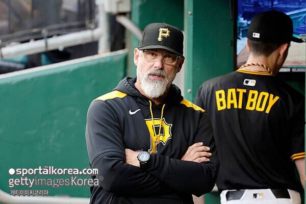 '역대 최초 한국계 MLB 감독' 가능성 이대로 사라지나…'내부 승격' 후보였는데, 구단 선택은 '440패 사령탑'