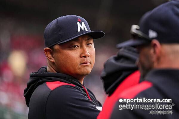 '역대 최초 한국계 MLB 감독' 가능성 이대로 사라지나…'내부 승격' 후보였는데, 구단 선택은 '440패 사령탑'