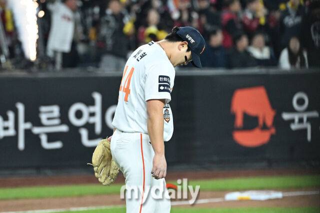 김서현 펑펑 울렸다, 65억 포수 없었으면 어쩔 뻔…한국시리즈 MVP 꿈 아니다