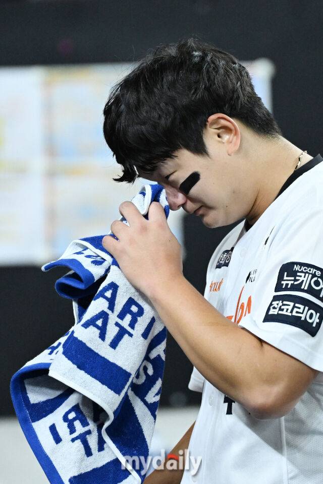 “나도 놀랄 정도로 선수에게 심한 말이 많다…김서현 포옹해줘야” 김경문 일침, 야구보고 짜증나도 선 넘으면 안 됩니다[MD대전]