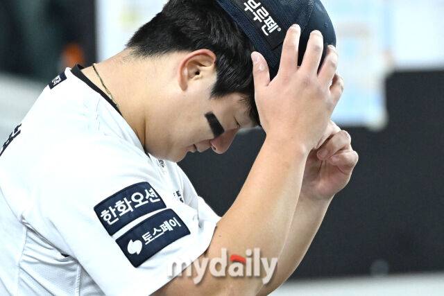 “나도 놀랄 정도로 선수에게 심한 말이 많다…김서현 포옹해줘야” 김경문 일침, 야구보고 짜증나도 선 넘으면 안 됩니다[MD대전]