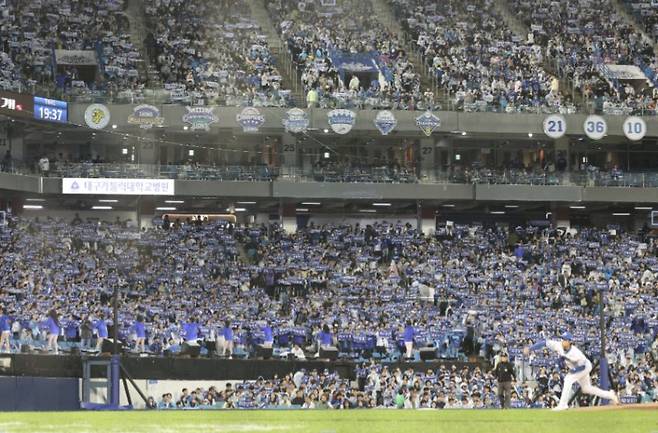 각본 없는 가을 드라마에 LG-한화 시청률 '마의 10%' 돌파, 이틀 연속 1위 찍었다 [IS 포커스]