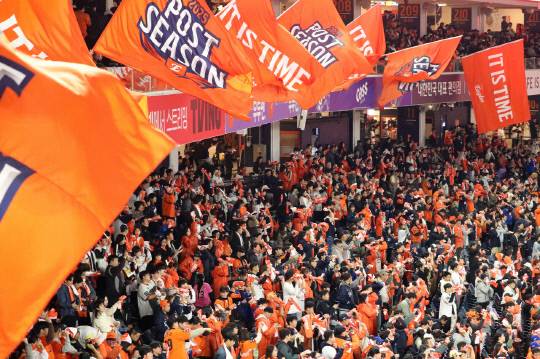 한화 이글스-LG 트윈스 한국시리즈 4차전, 시청율 10% 넘겨