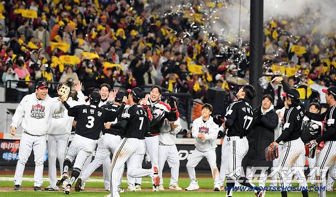'압도적인 힘으로' → 야구의 '기본 논리' 무시한 LG의 불빠따 차력쇼