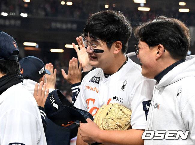 “(김서현) 카메라로 계속 잡더라, 나쁜 방송국” 선배들 걱정과 격려에도 반등 못했다, 이대로 김서현 첫 KS 끝날까