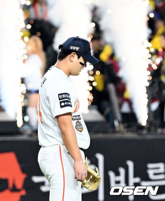 “(김서현) 카메라로 계속 잡더라, 나쁜 방송국” 선배들 걱정과 격려에도 반등 못했다, 이대로 김서현 첫 KS 끝날까