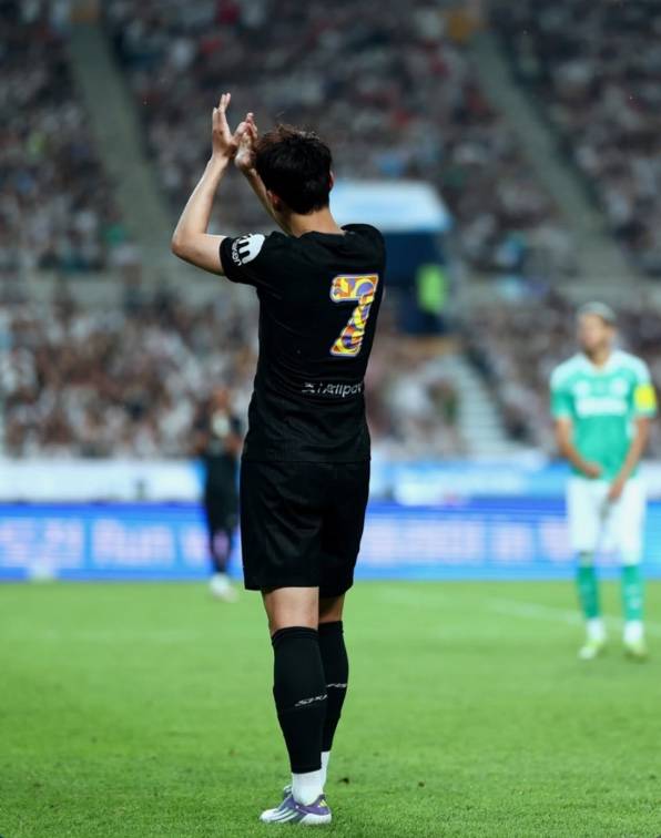 '토트넘 직원 신세 한탄' 미국서 손흥민 유니폼 불티나게 팔리는데…“쏘니 떠나니 매출 반토막”