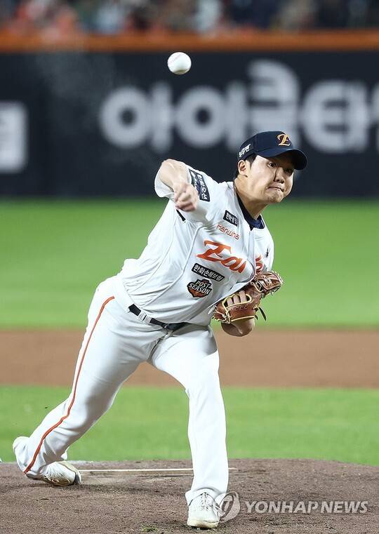 류현진 곧 나오나… 2회부터 등판한 정우주, 김경문 감독의 불펜데이 승부수