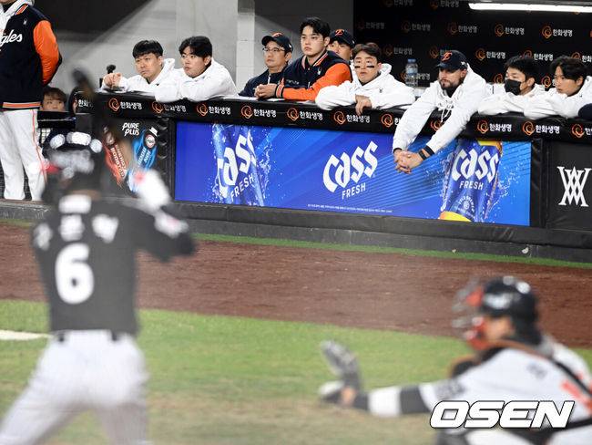 문동주도 지쳤다, 최고 시속이 150km라니…1이닝 21구 1실점 초고속 강판, 부상은 아니다 [KS5]