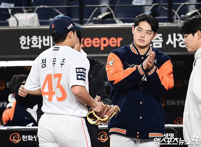 '문동주 조기 강판' 초대형 악재→한화, 그래도 포기 안 했다…정우주·황준서·김종수 '4이닝 1실점' 합작 [KS5]