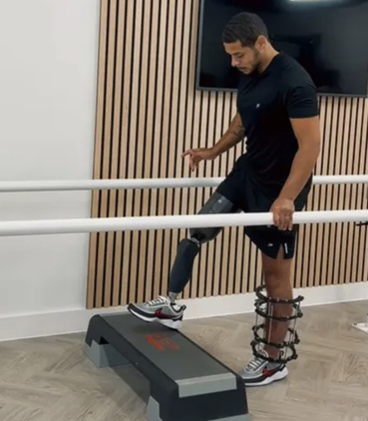 이렇게 억울하고 잔인한 인생 또 있을까? 음주운전 차에 치여 다리 잃은 축구선수