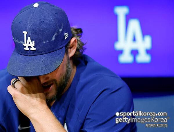 '눈물의 은퇴' 커쇼, 다저스타디움서 마지막 인사→18년 동행의 마침표…