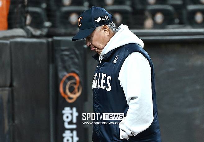 논란 부른 김경문, 경력에 ‘또’ 2등 추가… 내년도 김경문 체제, 한화 1등 한 풀까