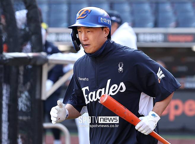 한화가 우승 위해 데려왔는데, KS에서 병살 엔딩이라니… 트레이드는 실패? FA 어떤 대우 받을까