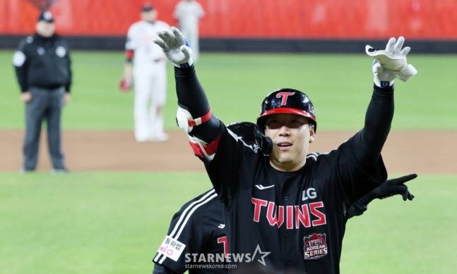 'KS 우승 이끌고 FA' MVP 김현수 의미심장 한마디