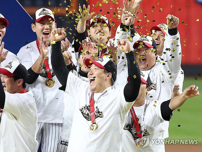 '롤렉스는 없지만'…LG 트윈스, 역대 최고액 배당금 받는다