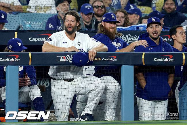 18년 다저스타디움 여정 끝낸 커쇼…
