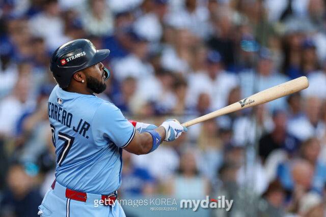 '이래서 7127억 안겼구나' 괴수의 아들, PS 8홈런 15타점 OPS 1.337 맹타→ML 최초 기록 썼다