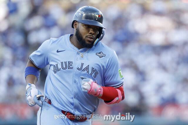 '이래서 7127억 안겼구나' 괴수의 아들, PS 8홈런 15타점 OPS 1.337 맹타→ML 최초 기록 썼다