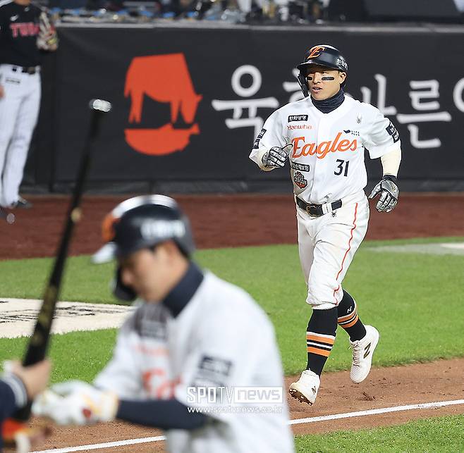 롯데서 평생 뛰는게 죄인가…한솥밥 절친들은 KS행 성공, 2056안타 레전드는 언제 나가보나