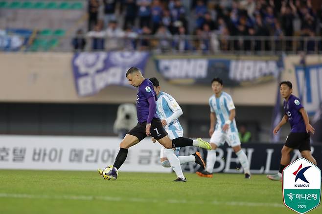 '울산 무너졌다'…안양, 홈에서 3-1 역전승→파이널B 최상단으로+모따·이창용·채현우 연속골 [현장 리뷰]