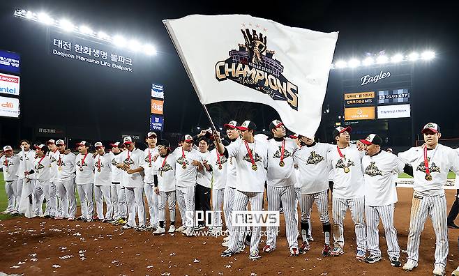 1.5경기 차이인데 LG는 53억, 한화는 17억… 한화 더 씁쓸하다, 이래서 우승해야 한다