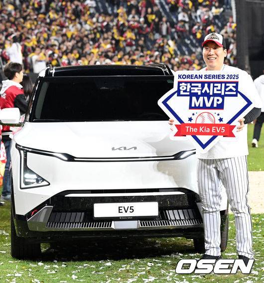 2년 25억 옵션 실패→LG 떠날 생각 없나요? 김현수가 답하다 “FA 계약은…”