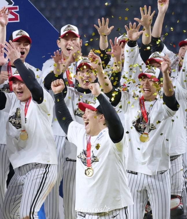 '100억설' FA 김현수 '진짜' 두산 컴백하나