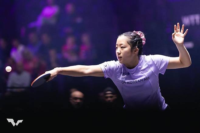 탁구 신유빈, 중국 또 넘었다…세계 8위 천이 꺾고 WTT 대회 4강