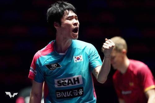 탁구 신유빈, 중국 또 넘었다…세계 8위 천이 꺾고 WTT 대회 4강