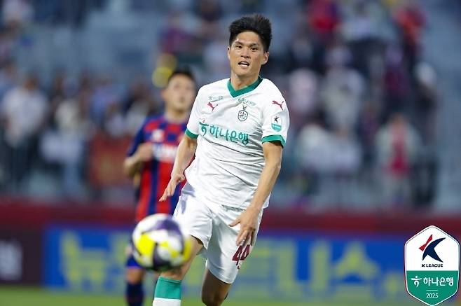 황선홍 감독이 홍명보 감독에게 추천한 ‘신형 진공청소기’ 이순민 “대표팀 경기는 모두 챙겨봐”···“꼭 다시 가고 싶다” [이근승의 믹스트존]