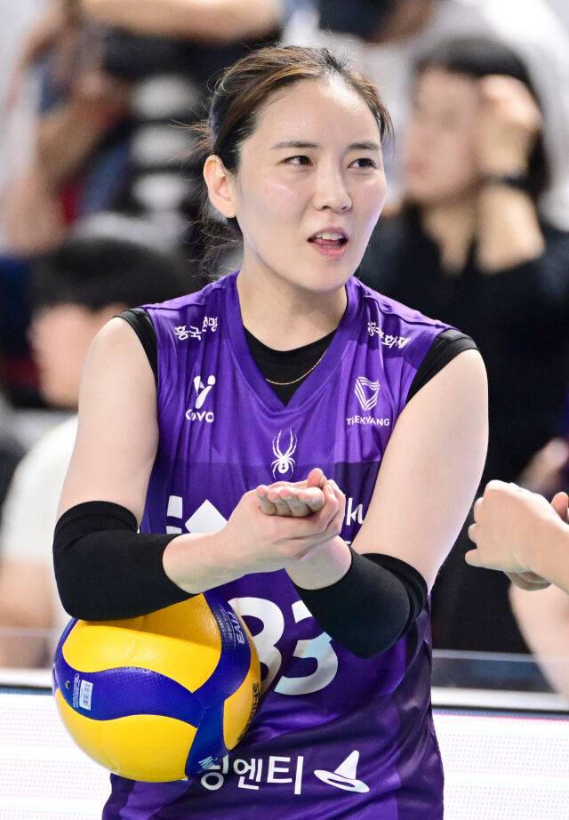 김연경 예능 효과인가, 흥국생명 입단한 배구 예능 '원더독스 세터'...3연패 흥국생명 구할 수 있을까 [유진형의 현장 1mm]