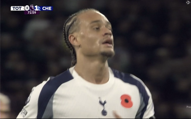 ‘레전드’ 손흥민 7번의 무게 못 버틴다…교체 투입됐는데 교체 아웃 ‘대굴욕’