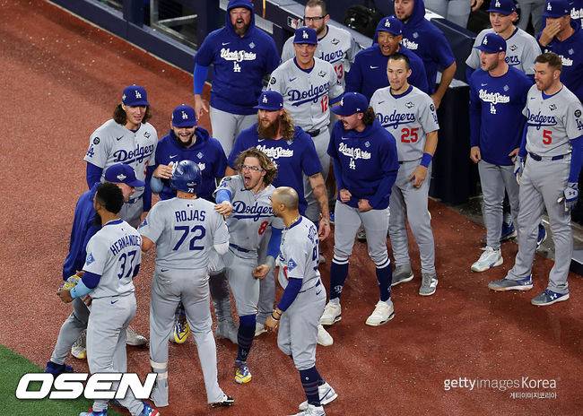 다저스 기사회생, 토론토 우승 아직 아니다..로하스 9회 1사 극적 동점 홈런 [WS7]