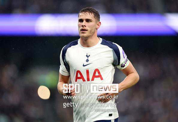 SON, 얼마나 많은 짐을 지고 있던 겁니까...토트넘 떠나자 곧바로 붕괴→판 더 펜, 감독 인사 패싱 논란