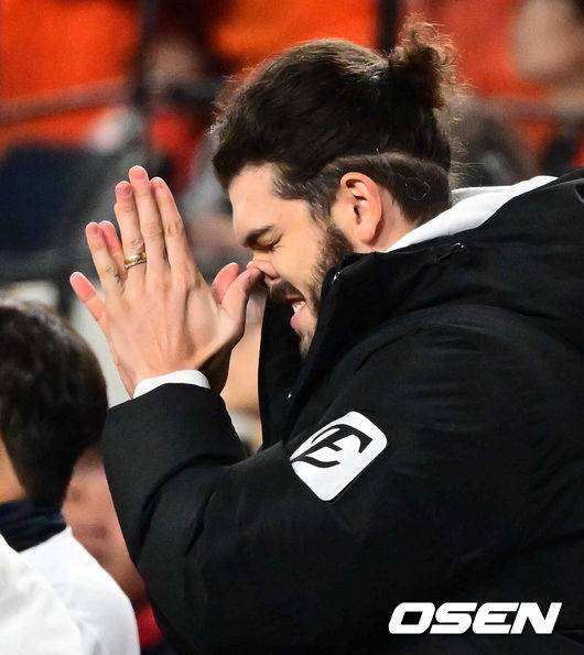 한화 준우승에 슬퍼했던 폰세, 왜 아직도 한국 안 떠났나…의미심장한 글 남겼다